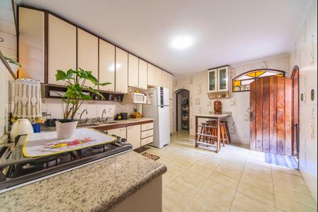 Casa à venda com 198m², 3 quartos e 3 vagasCozinha 