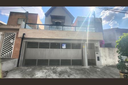 Casa à venda com 197m², 3 quartos e 2 vagas Casa à venda com 197m², 3 quartos e 2 vagasFachada com Plaquinha Instalada