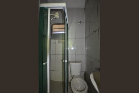 Banheiro de apartamento para alugar com 1 quarto, 25m² em Cascadura, Rio de Janeiro