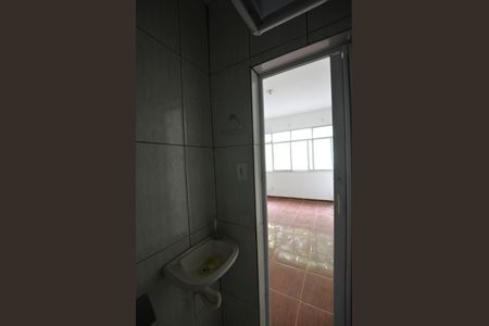 Banheiro de apartamento para alugar com 1 quarto, 25m² em Cascadura, Rio de Janeiro