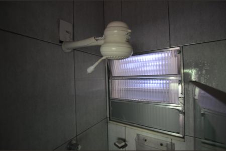 Banheiro de apartamento para alugar com 1 quarto, 25m² em Cascadura, Rio de Janeiro