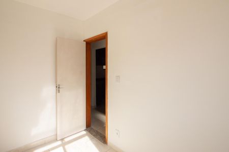 Quarto 1 de apartamento para alugar com 2 quartos, 48m² em Maria Helena (justinópolis), Ribeirão das Neves