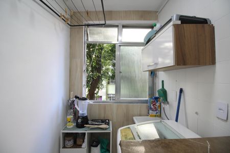 Apartamento à venda com 70m², 2 quartos e 1 vagaÁrea de Serviço