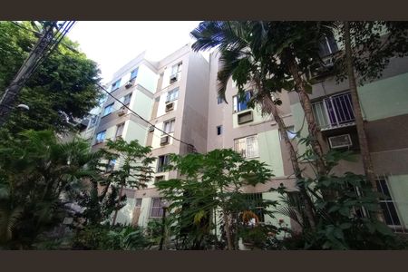 Apartamento à venda com 70m², 2 quartos e 1 vagaFachada