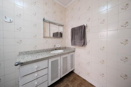 Casa para alugar com 300m², 6 quartos e 6 vagasBanheiro