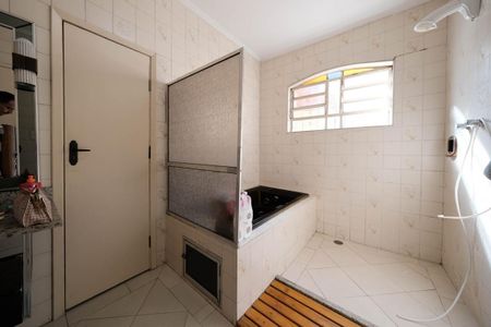 Casa para alugar com 300m², 6 quartos e 6 vagasSuíte 2