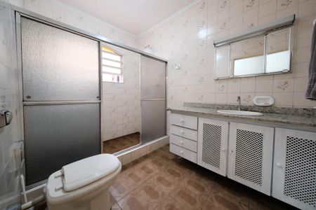 Casa para alugar com 300m², 6 quartos e 6 vagasBanheiro