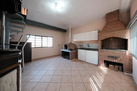 Casa para alugar com 300m², 6 quartos e 6 vagasEdícula