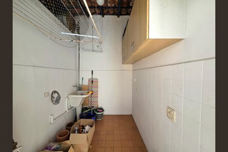 Casa de condomínio para alugar com 130m², 2 quartos e 1 vagaÁrea de Serviço