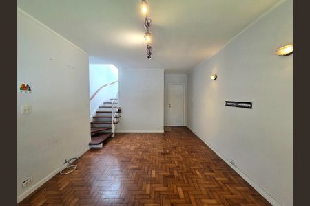 Sala de casa de condomínio para alugar com 2 quartos, 130m² em Vila Olímpia, São Paulo