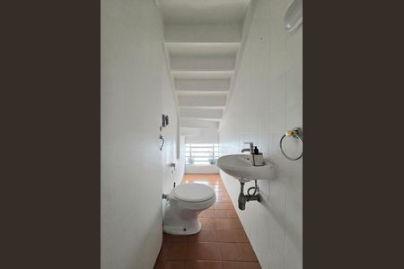 Casa de condomínio para alugar com 130m², 2 quartos e 1 vagaLavabo