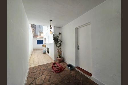 Casa de condomínio para alugar com 130m², 2 quartos e 1 vagaCorredor entrada