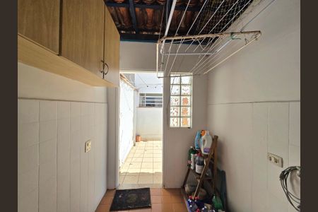 Casa de condomínio para alugar com 130m², 2 quartos e 1 vagaÁrea de Serviço