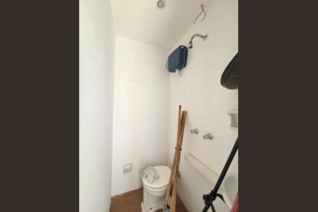 Casa de condomínio para alugar com 130m², 2 quartos e 1 vagaBanheiro de serviço