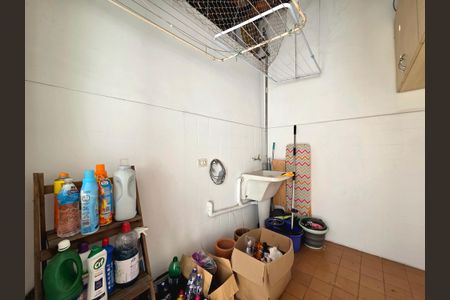 Casa de condomínio para alugar com 130m², 2 quartos e 1 vagaÁrea de Serviço