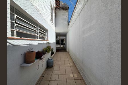 Casa de condomínio para alugar com 130m², 2 quartos e 1 vagaCorredor