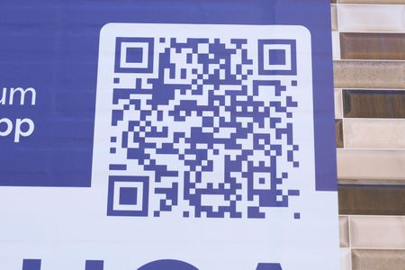 Apartamento para alugar com 52m², 2 quartos e 1 vagaPlaca instalada na fachada do condomínio - Código da placa: YIXW-1730