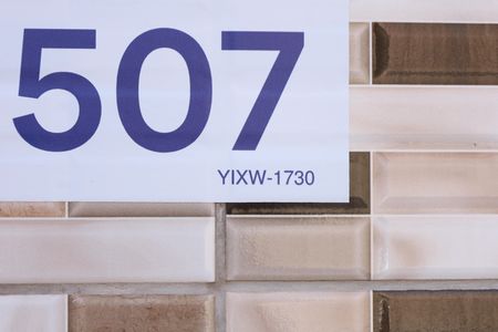 Apartamento para alugar com 52m², 2 quartos e 1 vagaPlaca instalada na fachada do condomínio - Código da placa: YIXW-1730