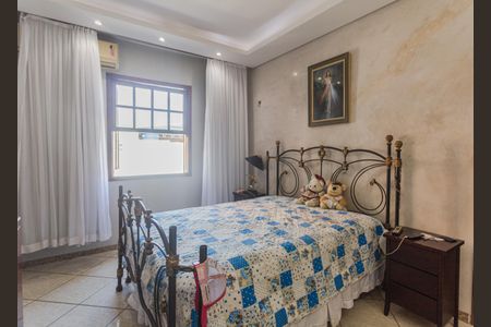 Casa para alugar com 450m², 4 quartos e 4 vagasSuíte