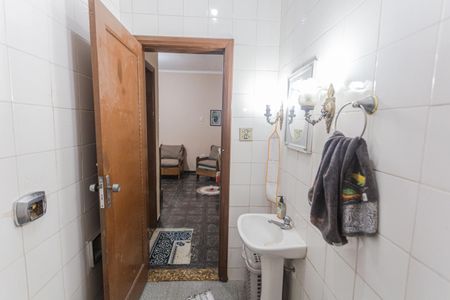 Casa para alugar com 450m², 4 quartos e 4 vagasBanheiro Social 2 no 2° Pavimento