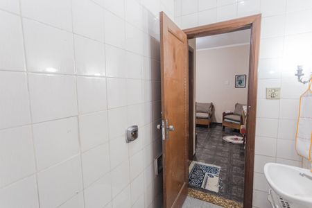 Casa para alugar com 450m², 4 quartos e 4 vagasBanheiro Social 2 no 2° Pavimento
