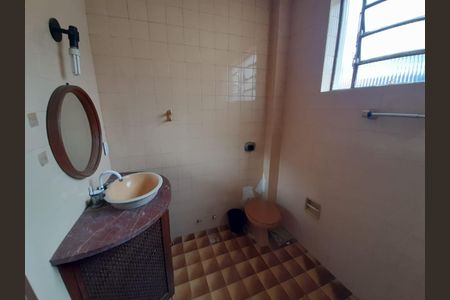 Casa para alugar com 140m², 4 quartos e 2 vagasBanheiro