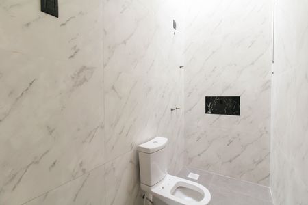 Casa à venda com 50m², 2 quartos e 2 vagas Casa à venda com 50m², 2 quartos e 2 vagasBanheiro da Suíte