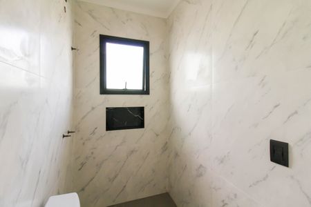 Casa à venda com 54m², 2 quartos e 2 vagasBanheiro da Suíte