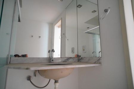 Apartamento à venda com 70m², 2 quartos e sem vagaBanheiro 