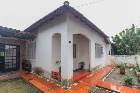 Casa para alugar com 120m², 2 quartos e 1 vaga Casa para alugar com 120m², 2 quartos e 1 vagaFachada