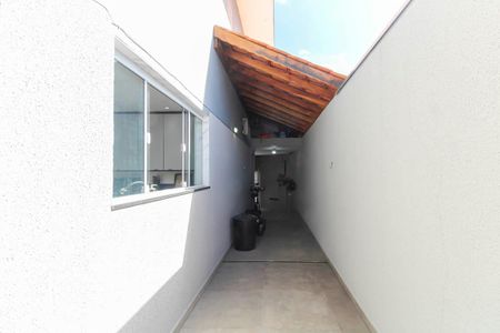 Casa à venda com 95m², 2 quartos e 2 vagas Casa à venda com 95m², 2 quartos e 2 vagasCorredor