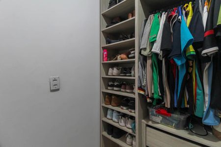 Casa à venda com 95m², 2 quartos e 2 vagas Casa à venda com 95m², 2 quartos e 2 vagasCloset do quarto 1