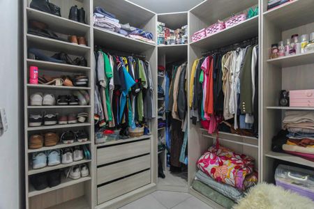 Casa à venda com 95m², 2 quartos e 2 vagas Casa à venda com 95m², 2 quartos e 2 vagasCloset do quarto 1