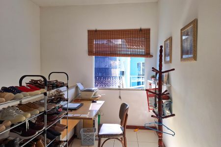 Casa de condomínio para alugar com 150m², 3 quartos e 3 vagasEscritório