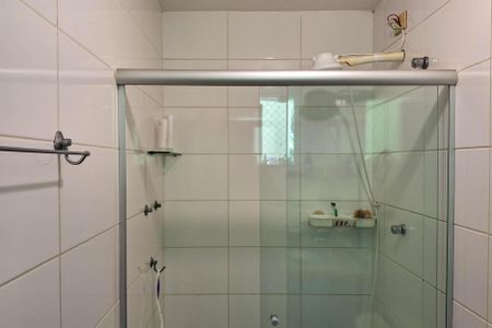 Casa de condomínio para alugar com 150m², 3 quartos e 3 vagasBanheiro da Suíte 1