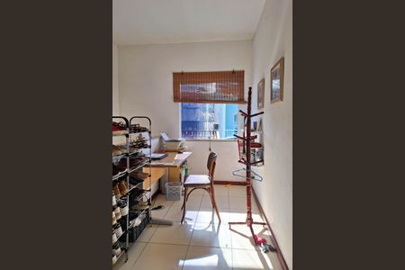 Casa de condomínio para alugar com 150m², 3 quartos e 3 vagasEscritório