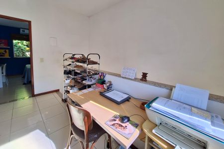 Casa de condomínio para alugar com 150m², 3 quartos e 3 vagasEscritório