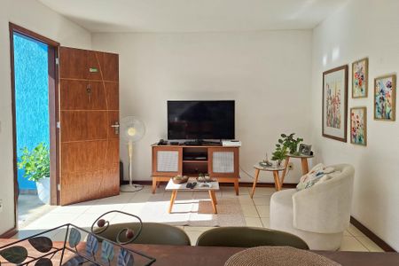 Casa de condomínio para alugar com 150m², 3 quartos e 3 vagasSala