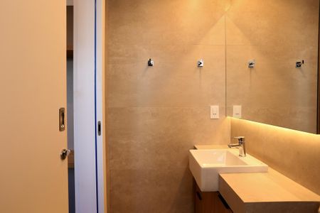 Apartamento para alugar com 71m², 2 quartos e 2 vagasBanheiro da Suíte 1