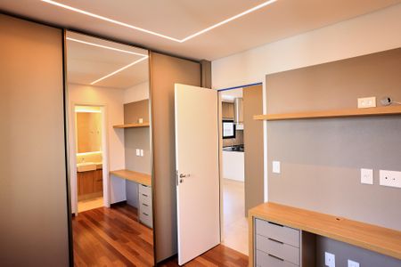 Apartamento para alugar com 71m², 2 quartos e 2 vagasSuíte 1