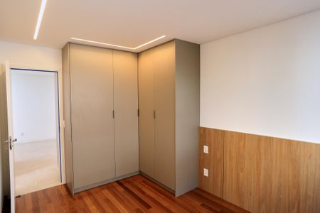 Apartamento para alugar com 71m², 2 quartos e 2 vagasSuíte