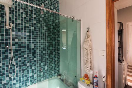 Casa à venda com 150m², 4 quartos e 2 vagas Casa à venda com 150m², 4 quartos e 2 vagasBanheiro Suíte