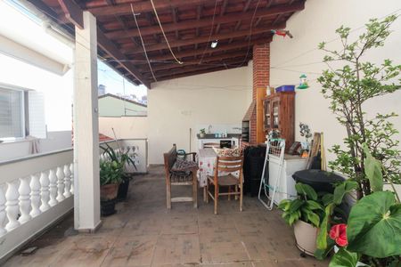 Casa à venda com 150m², 4 quartos e 2 vagas Casa à venda com 150m², 4 quartos e 2 vagasChurrasqueira