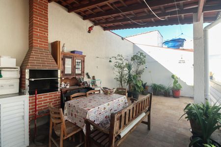 Casa à venda com 150m², 4 quartos e 2 vagas Casa à venda com 150m², 4 quartos e 2 vagasChurrasqueira