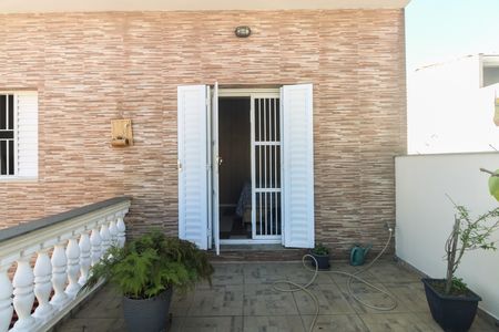 Casa à venda com 150m², 4 quartos e 2 vagas Casa à venda com 150m², 4 quartos e 2 vagasQuarto 1 - Varanda