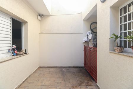 Casa à venda com 150m², 4 quartos e 2 vagas Casa à venda com 150m², 4 quartos e 2 vagasQuintal