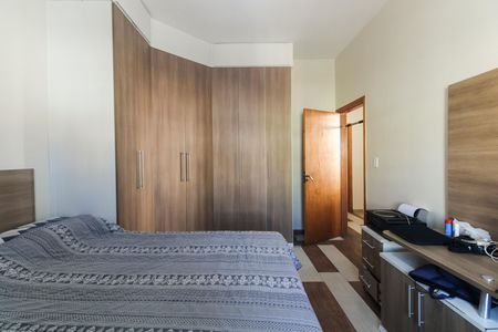 Casa à venda com 150m², 4 quartos e 2 vagas Casa à venda com 150m², 4 quartos e 2 vagasQuarto 2