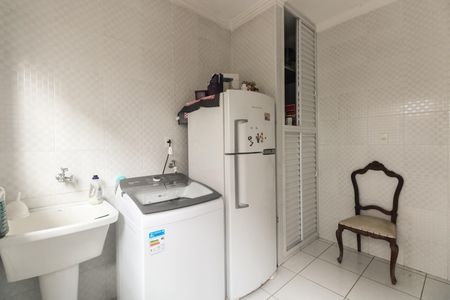 Casa à venda com 150m², 4 quartos e 2 vagas Casa à venda com 150m², 4 quartos e 2 vagasÁrea de Serviço
