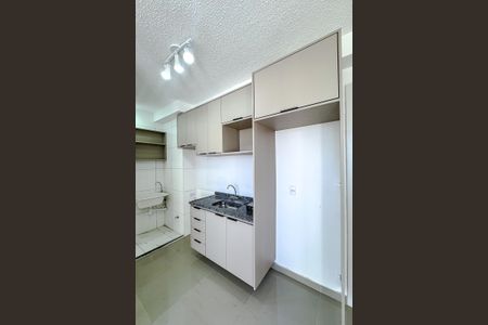 Apartamento para alugar com 36m², 2 quartos e sem vagaCozinha e Área de Serviço