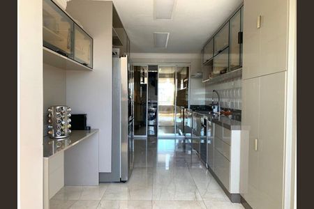 Apartamento à venda com 195m², 4 quartos e 3 vagas